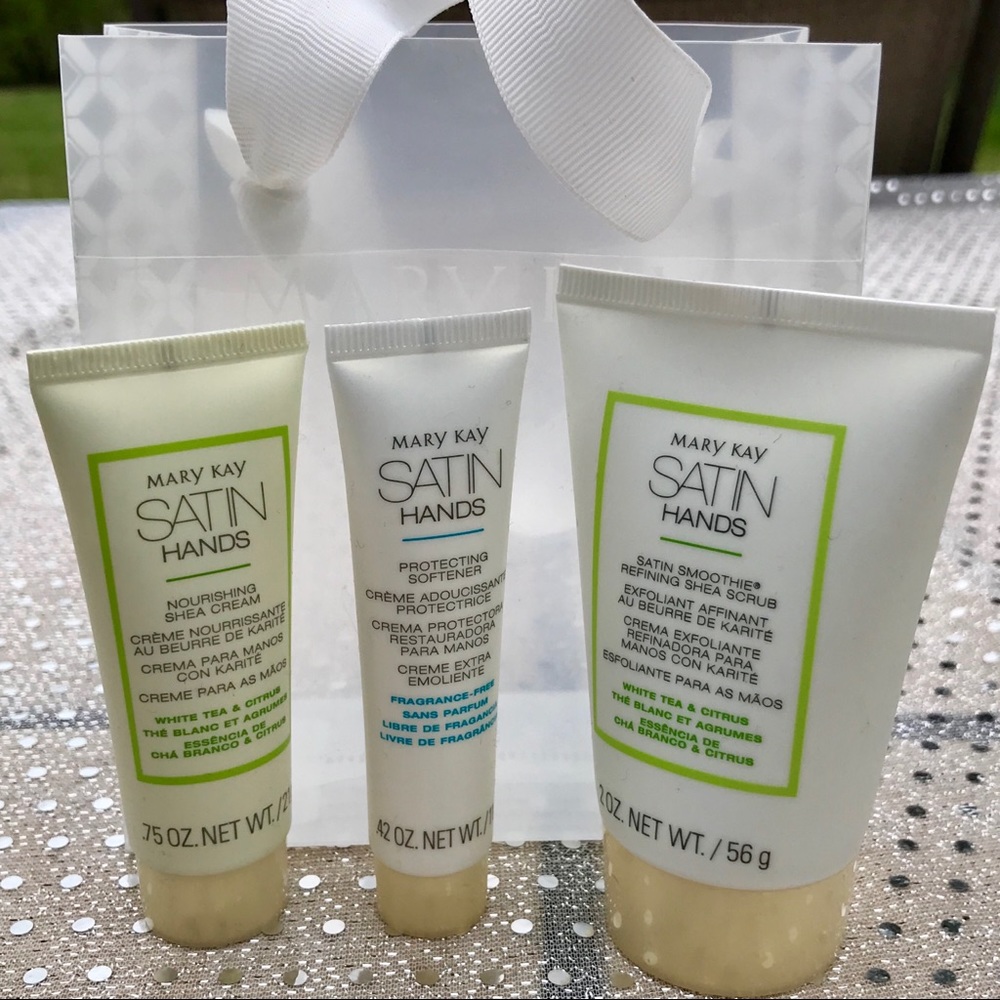 🆕!! NWT- Mary Kay Satin Hands Bundle
